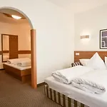Hotel Pinzgauerhof By Alpeffect 3*