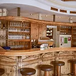 Otel Pinzgauerhof By Alpeffect 3*